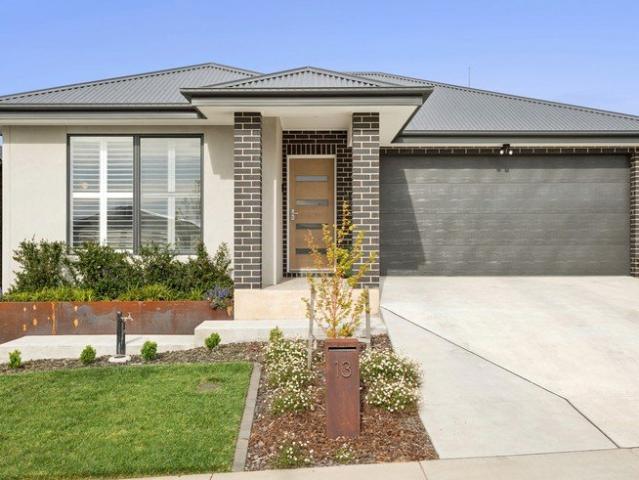 House for sale in Queanbeyan, Queanbeyan-Palerang Regional Council
