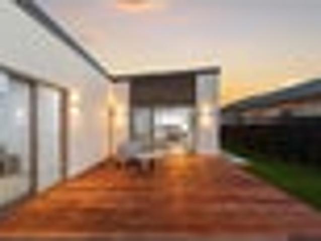 House for sale in Chaslands, Canterbury