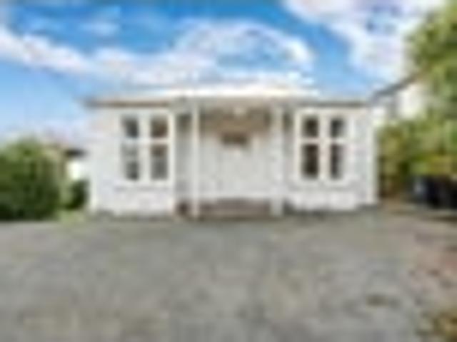 House for sale in Otakou