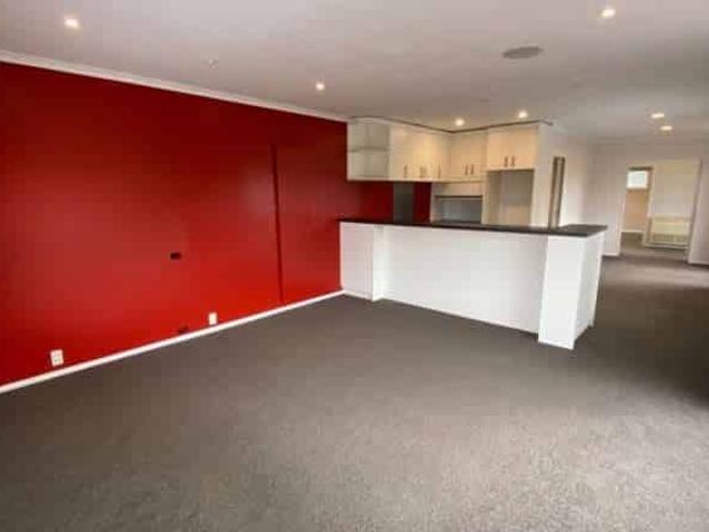 House for rent in Chaslands, Canterbury