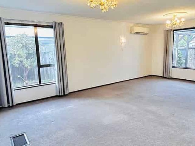 House for rent in Chaslands, Canterbury