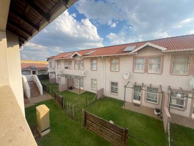 Apartment for sale in Mohlakeng, Gauteng