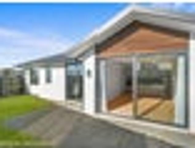 House for sale in Chaslands, Canterbury