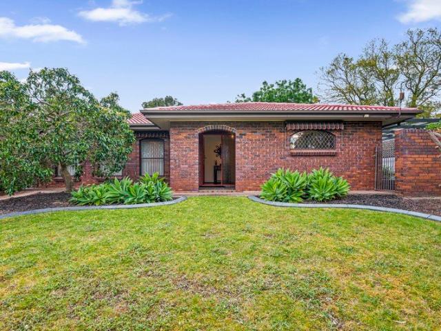 House for sale in Aberfoyle Park, Adelaide