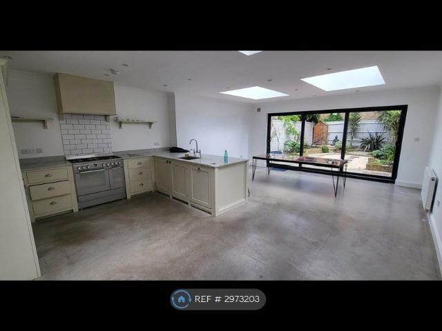 House for rent in Camberwell, Greater London