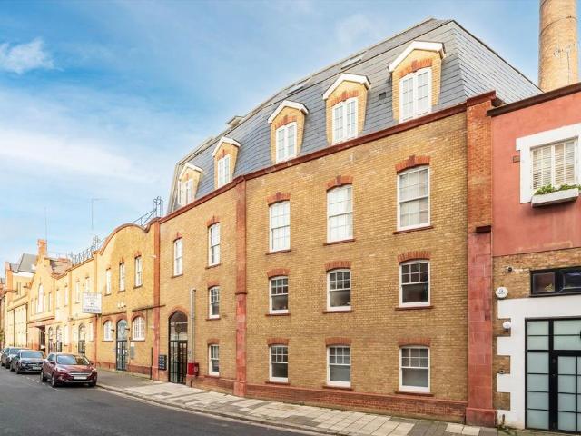 Apartment for rent in London Borough of Ealing, Greater London