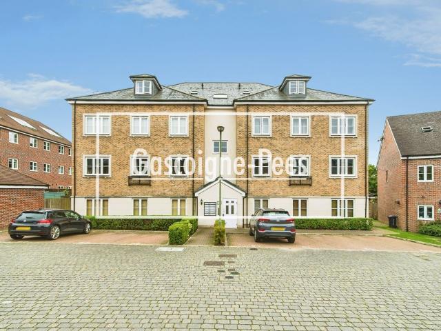 Apartment for rent in Fole, Surrey