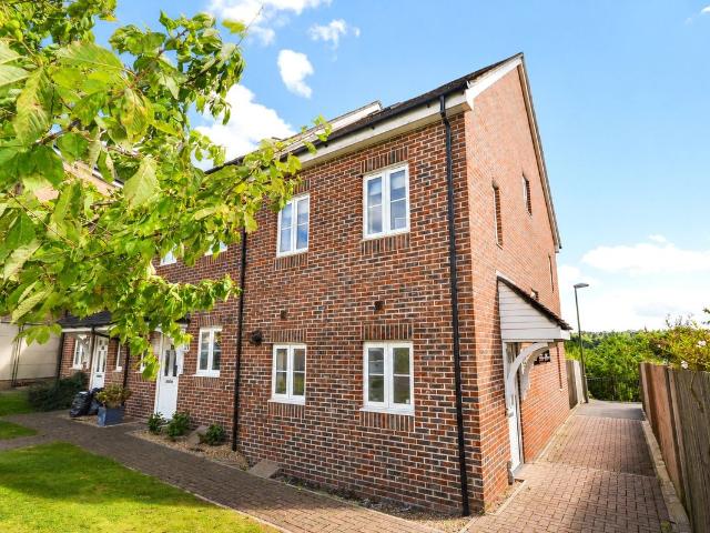 House for rent in Hale, Waverley