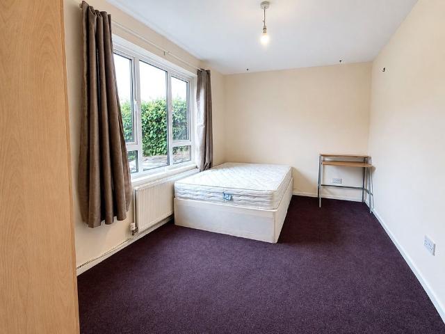 House for rent in Town Furze, The Slade