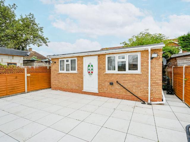 Apartment for rent in Tolworth, Greater London