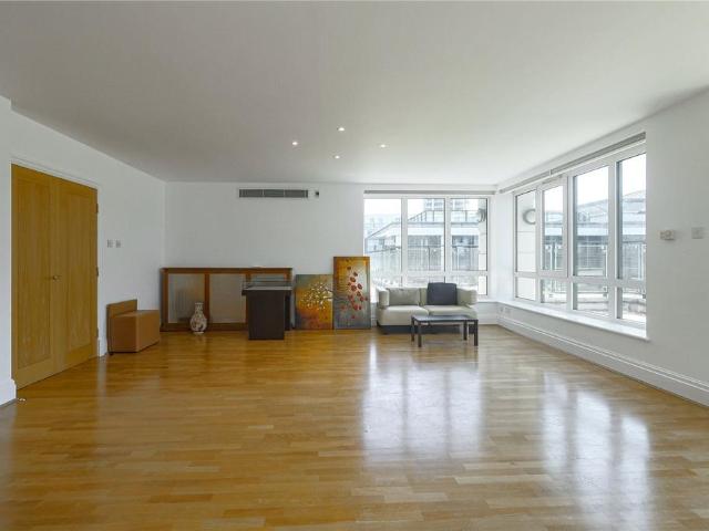 Apartment for rent in Kensington, Greater London