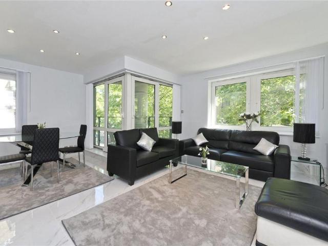 Apartment for rent in Kensington, Greater London