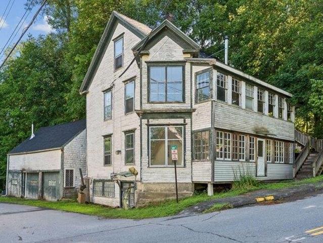 House for sale in Warren, Maine