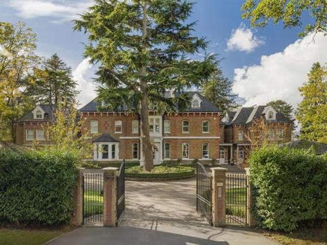 House for sale in Kingston Upon Thames, Greater London
