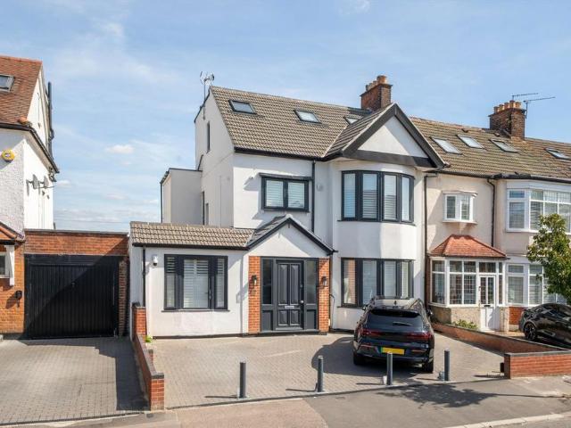 House for rent in London Borough of Redbridge, Greater London