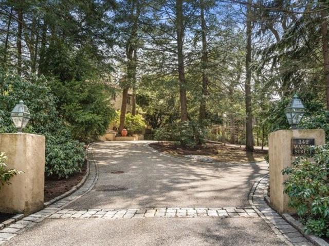 House for sale in Buttonwood Village, Brookline