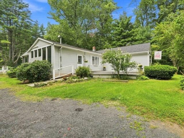 House for sale in Belchertown, Hampshire County