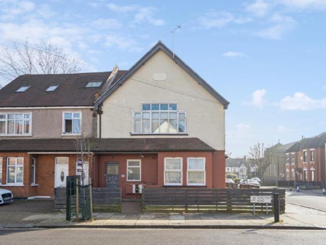 Apartment for rent in Greenhill, Greater London