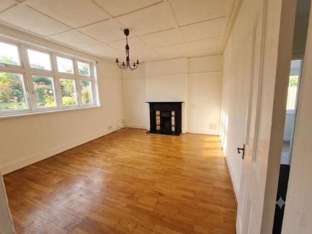 Apartment for rent in Greenhill, Greater London