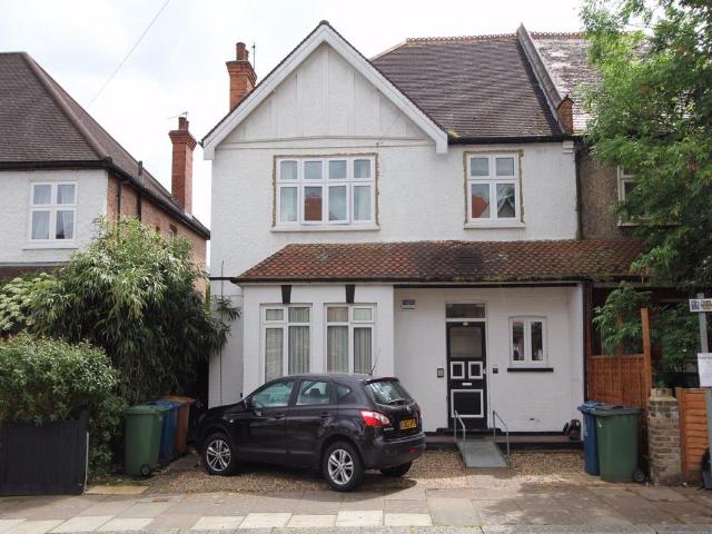 Apartment for rent in Greenhill, Greater London