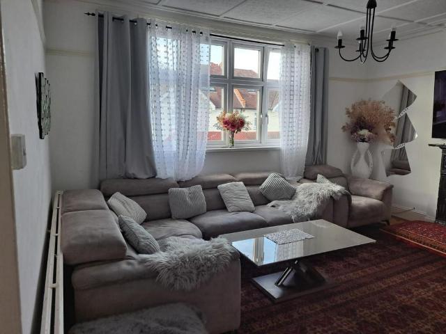Apartment for rent in Greenhill, Greater London