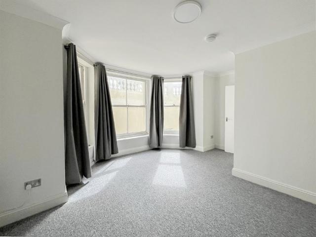 Apartment for rent in Bohemia, Guestling Green