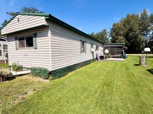 House for sale in Warroad, Minnesota