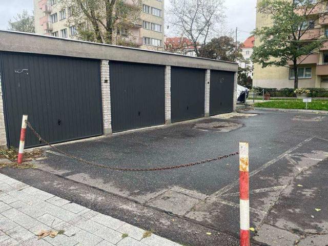 Garaż na sprzedaż w Warszawa, Mazowieckie