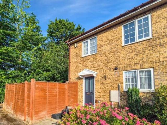 House for sale in Luton