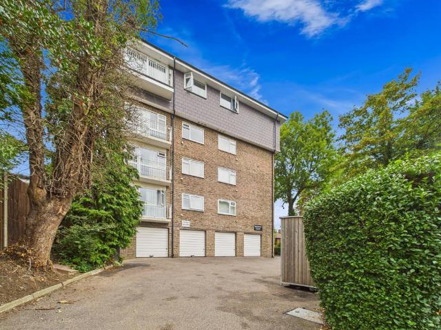 Apartment for rent in Bromley Park, Greater London