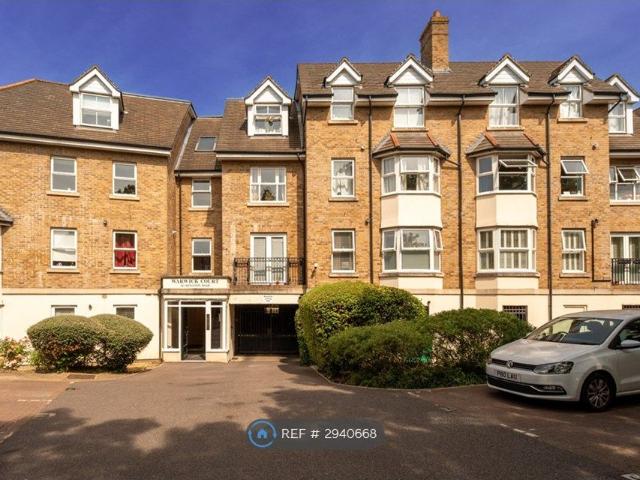 Apartment for rent in London Borough of Merton, Merton Park