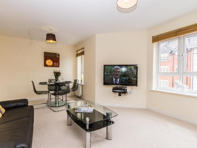 House for rent in Woodloes Park, Green Close