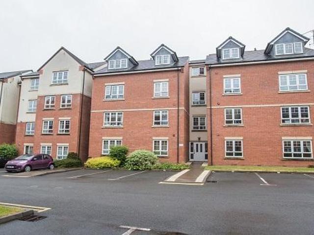 Apartment for rent in Woodloes Park, Green Close