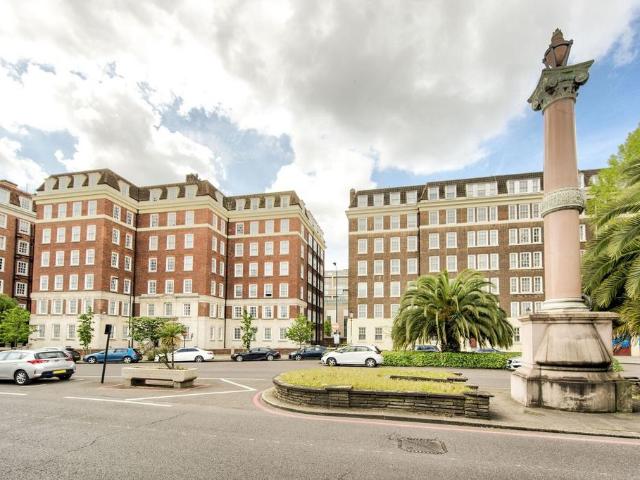 Apartment for rent in Kensington, Greater London