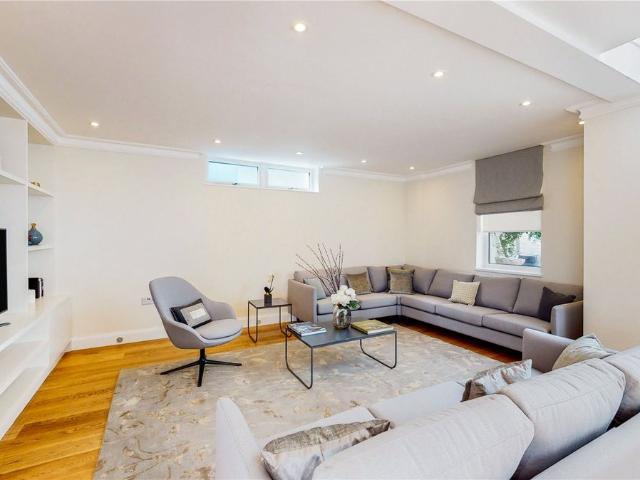 House for rent in Kensington, Greater London