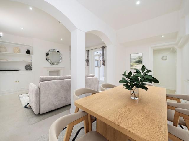 Apartment for rent in Kensington, Greater London