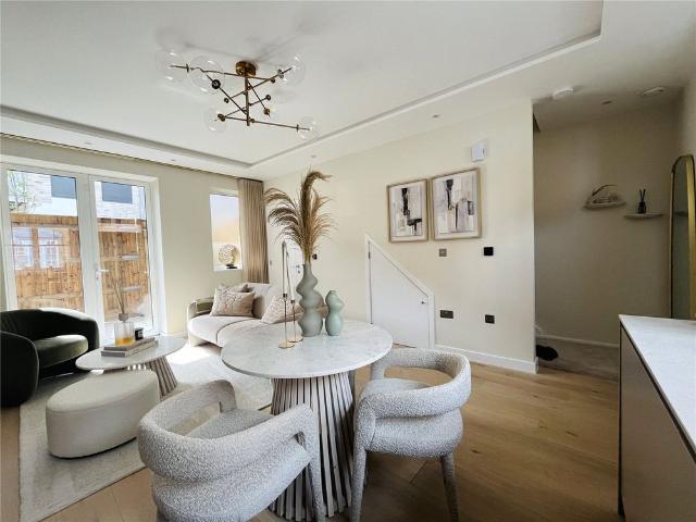 House for rent in London Borough of Ealing, Greater London