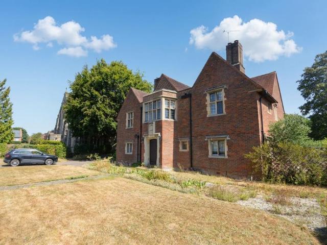 House for rent in Beaconsfield, Knotty Green