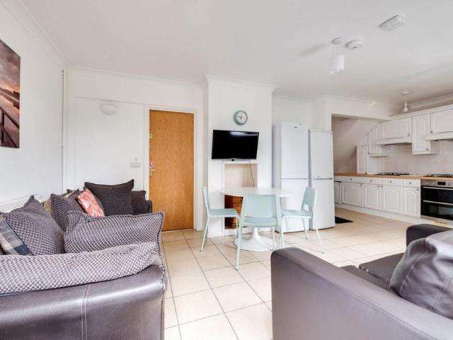 House for rent in St. Martin's, The Bridge