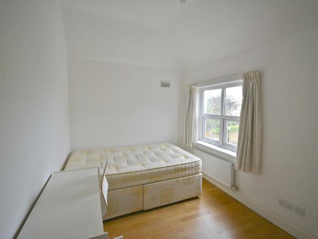 Room for rent in London Borough of Ealing, Greater London
