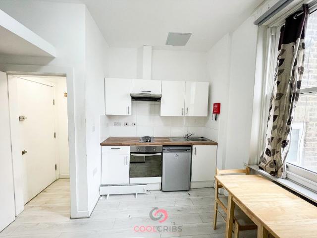 Studio for rent in Earl's Court, Greater London