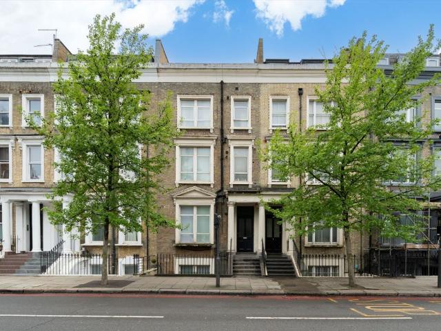 Studio for rent in Earl's Court, Greater London