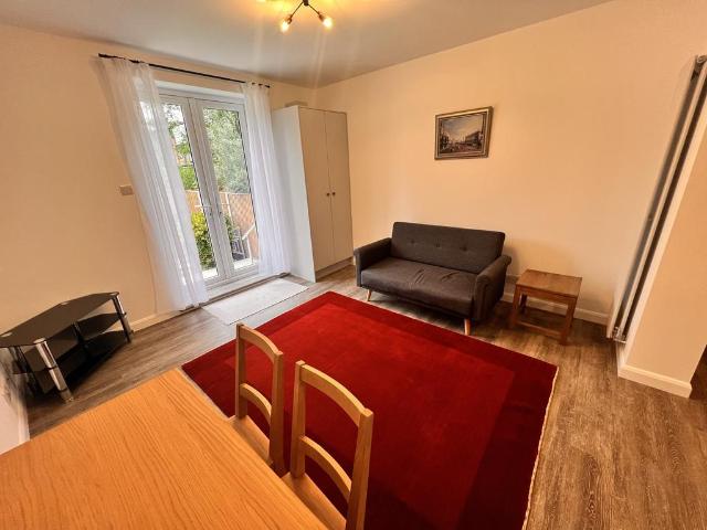 Apartment for rent in New Southgate, Greater London
