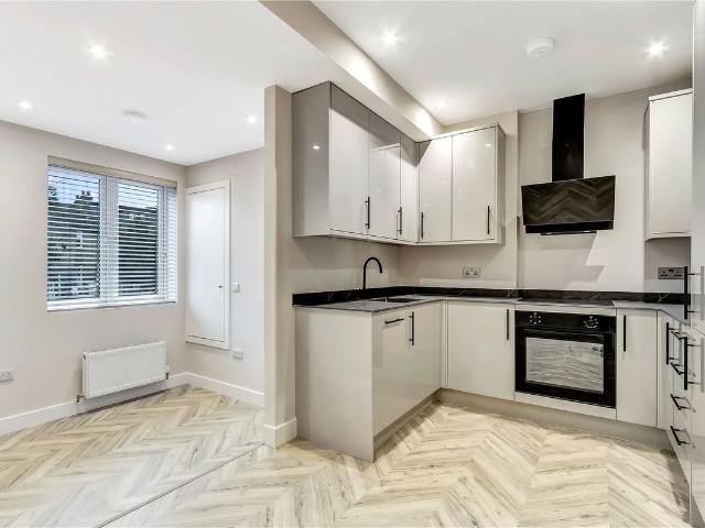 Apartment for rent in New Southgate, Greater London