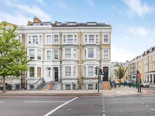 Studio for rent in Earl's Court, Greater London