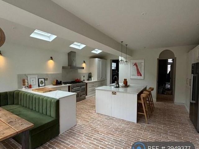 House for rent in Cliftonville West, Acol
