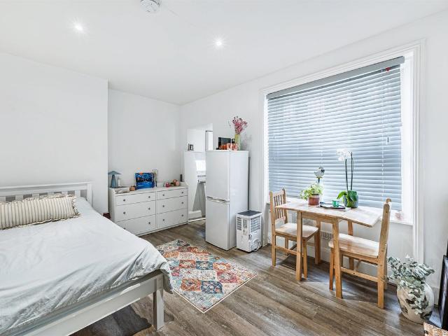 Studio for rent in Earl's Court, Greater London