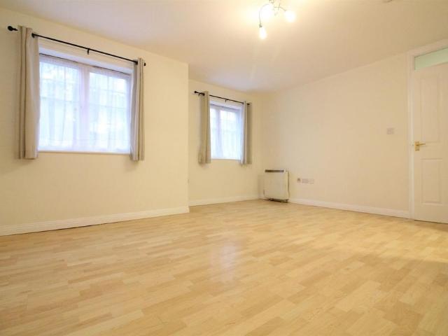 Apartment for rent in London, Isle Of Man