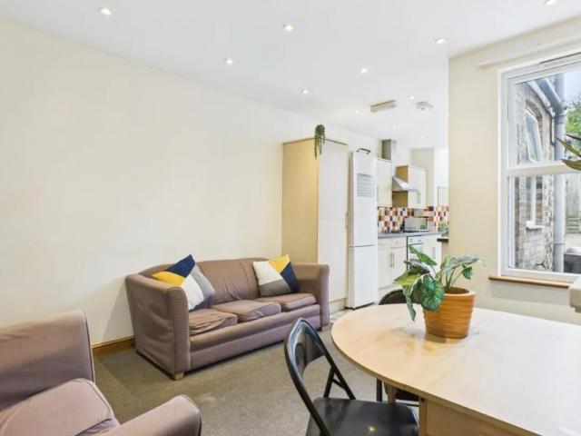 Apartment for rent in Heigham Grove, East Bank