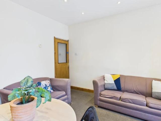 Apartment for rent in Heigham Grove, East Bank